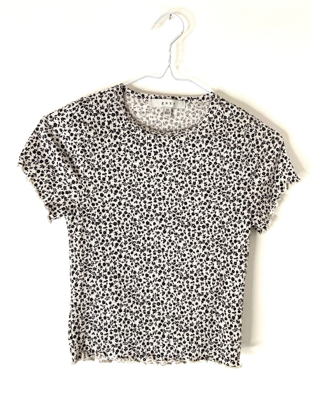 Gaze Black White Floral Ribbed Baby Tee Lettuce Hem Stretch Fitted Top